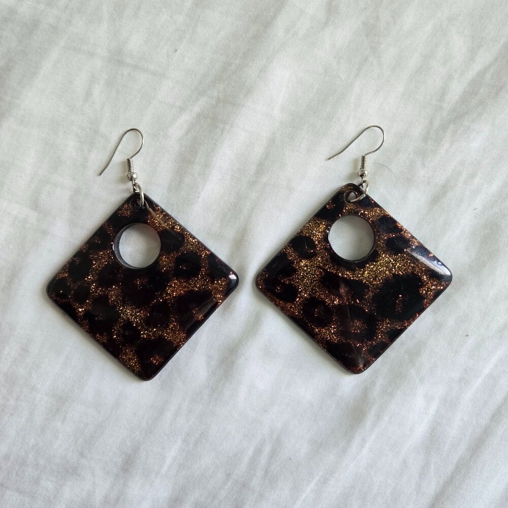 Beautiful Fun Leopard Gold Glitter Plastic Square Earrings